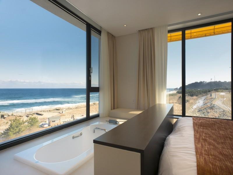 Hotel Maple Beach Gangneung Bagian luar foto